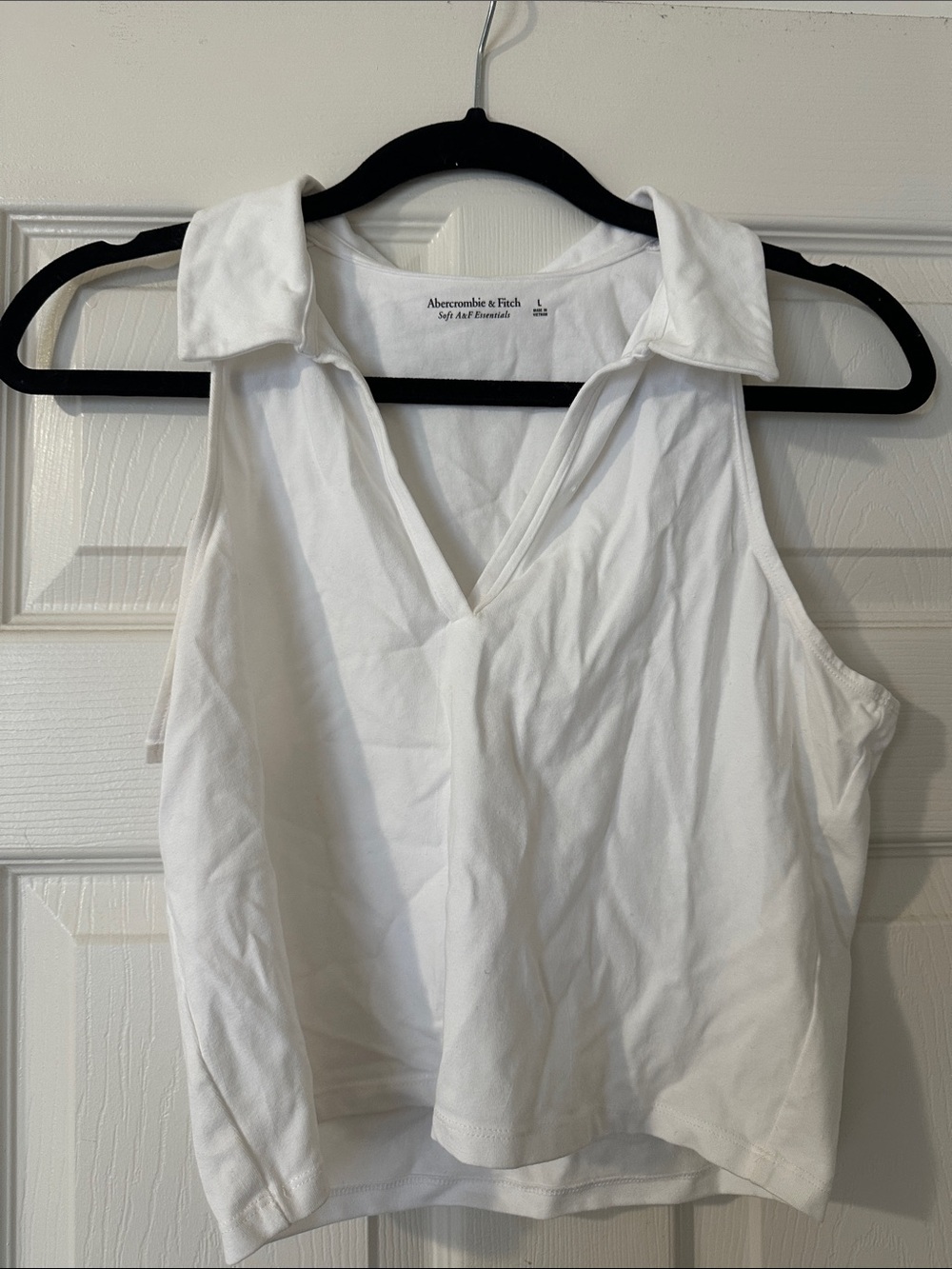 Abercrombie & Fitch White Sleeveless Collared V-Neck